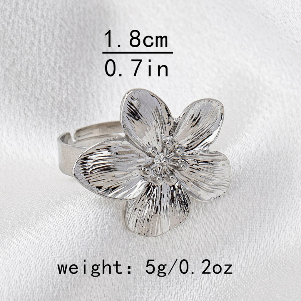 A Women's Ring with a Flower Design, Made of Metal and Adjustable in Size, Suitable for Everyday Wear and Holidays