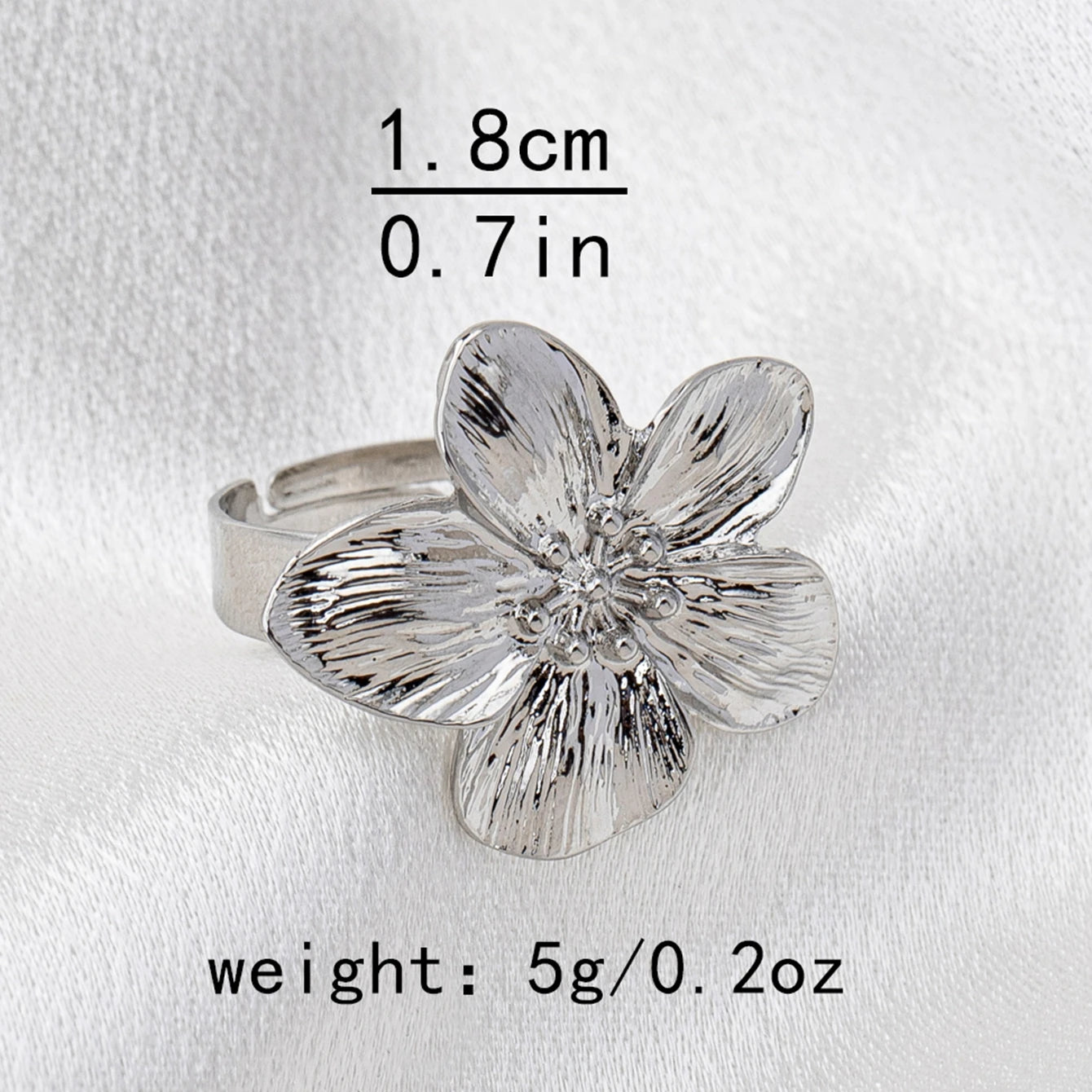 A Women's Ring with a Flower Design, Made of Metal and Adjustable in Size, Suitable for Everyday Wear and Holidays