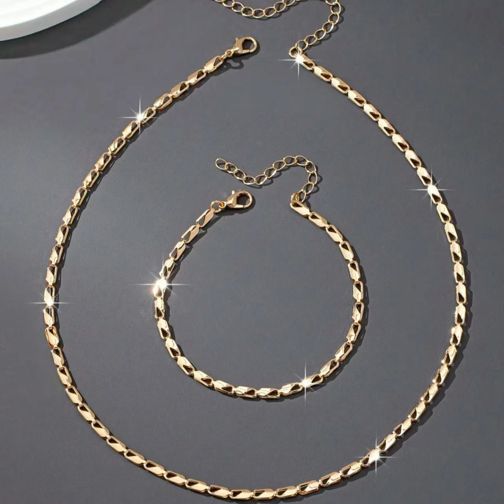 A Set of Luxurious Women's Necklaces and Bracelets, a Fashionable and Versatile Women's Jewelry Set