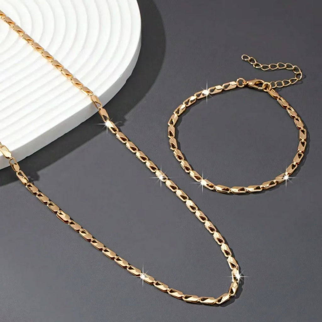 A Set of Luxurious Women's Necklaces and Bracelets, a Fashionable and Versatile Women's Jewelry Set