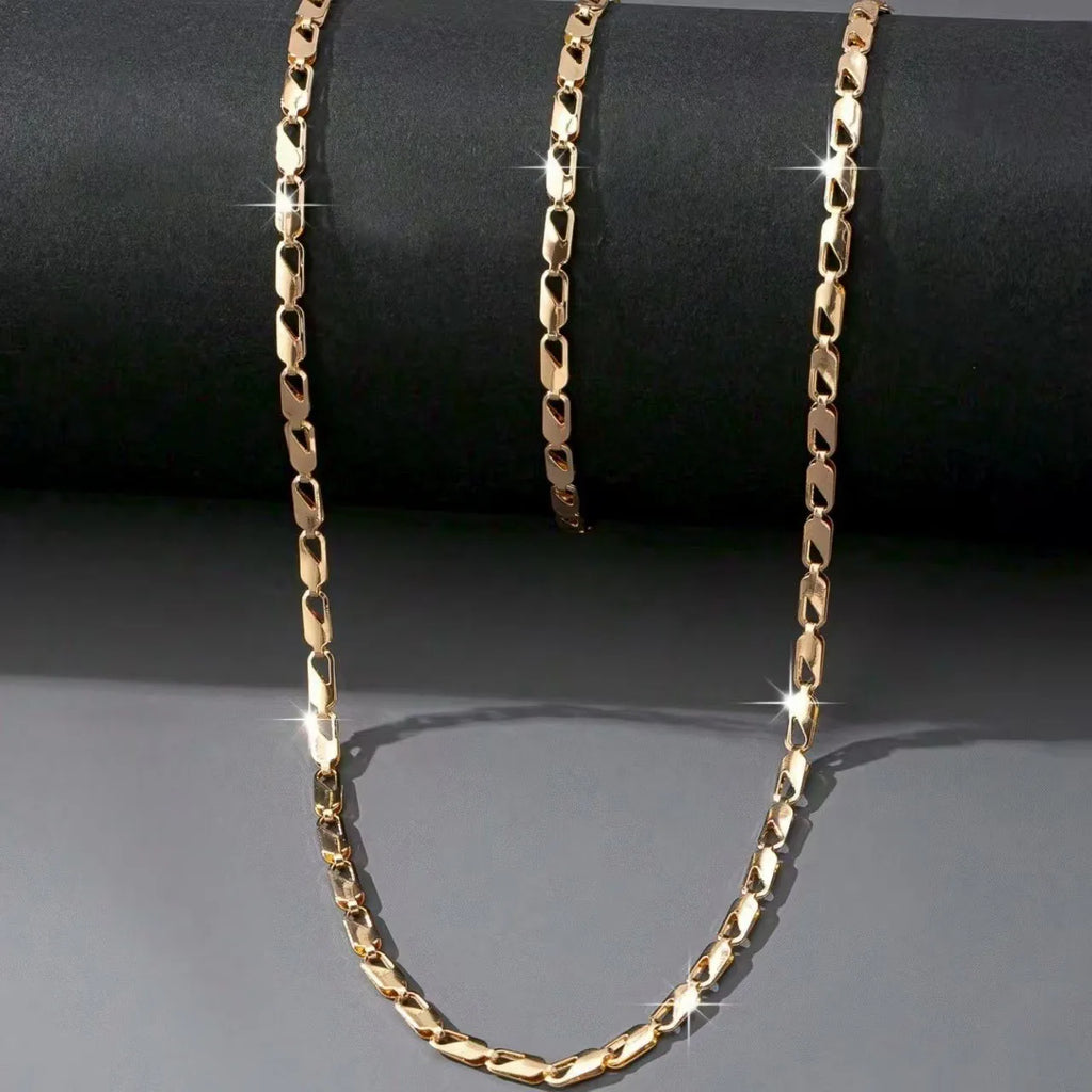 A Set of Luxurious Women's Necklaces and Bracelets, a Fashionable and Versatile Women's Jewelry Set