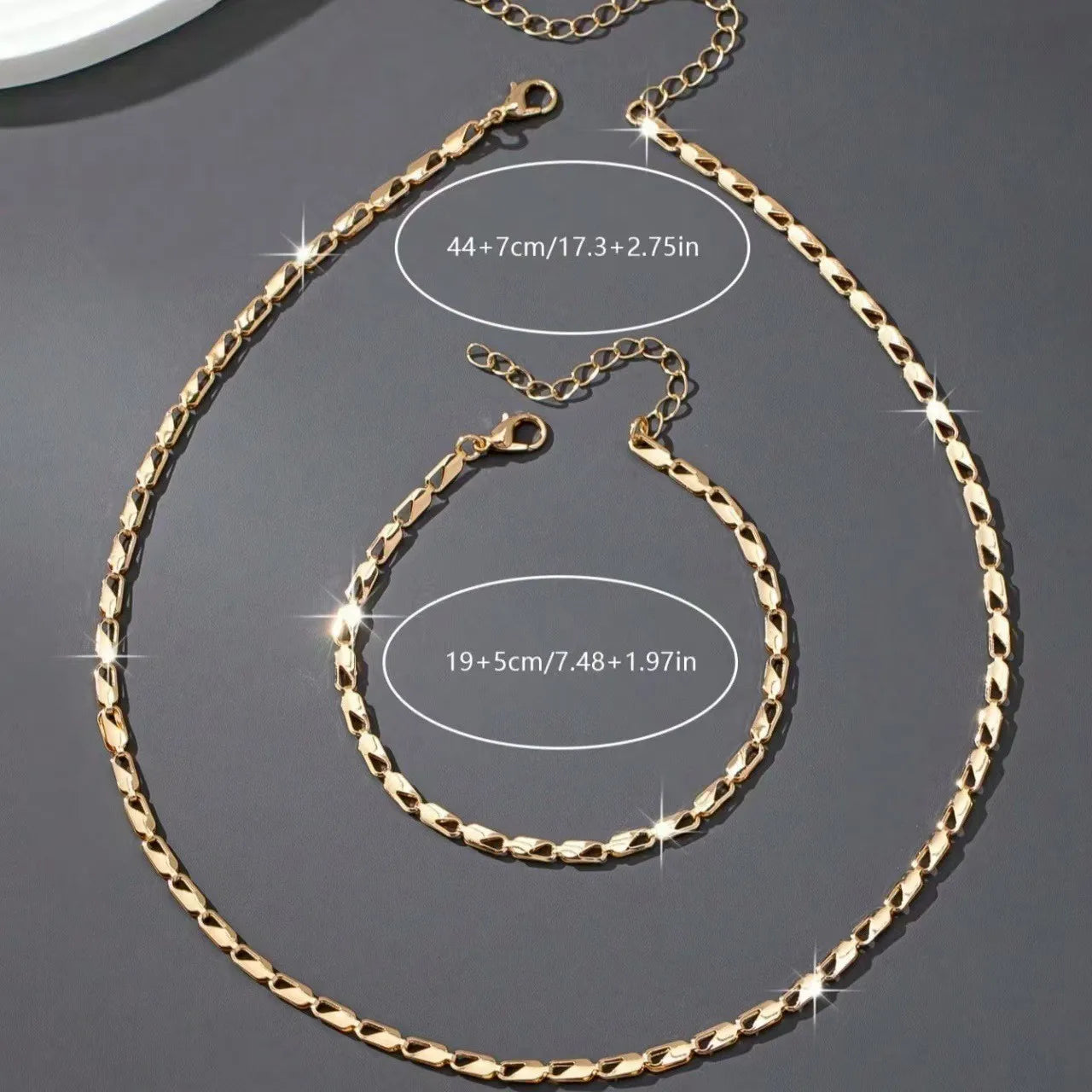 A Set of Luxurious Women's Necklaces and Bracelets, a Fashionable and Versatile Women's Jewelry Set