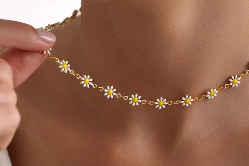 Summer Jewelry, Women's White and Colorful Flower Necklace, Cute Flower Necklace That Won't Fade, Adorable Necklace.
